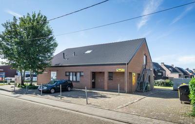 Gevarieerd aanbod in Buurtpunt blijft groeien: vrijwilliger gezocht voor nieuwe weggeefwinkel ‘Vrolijke vondsten’