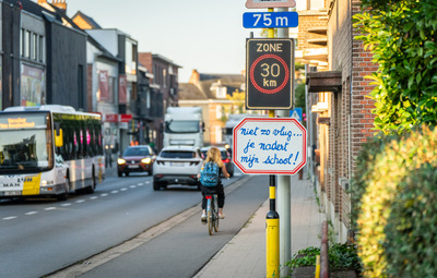 Juni is in Nijlen de maand van hoffelijkheid in het verkeer